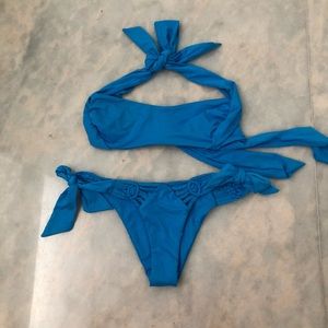 Frankie’s Bikinis Set